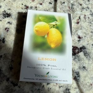 Pack of ten lemon packets